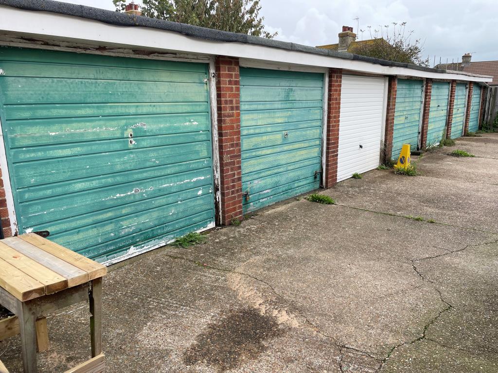 Lot: 66 - TWELVE LOCK-UP GARAGES - Northern block of seven garages